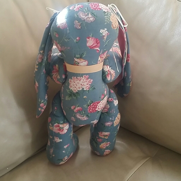 Stuffed Rabbit / Bunny made out of Material - Picture 4 of 5